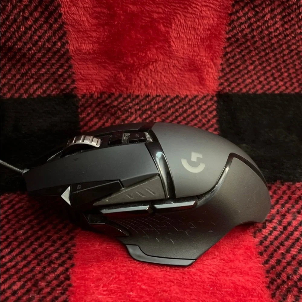 Logitech g502 Wired Gaming Mouse in Black and Silver